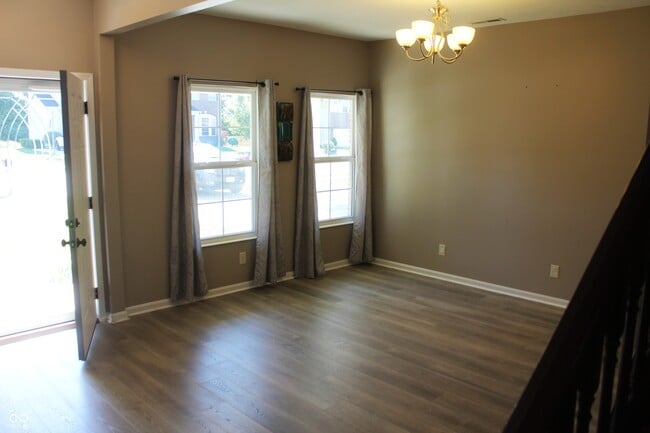 Building Photo - 2244 McGregor Ct