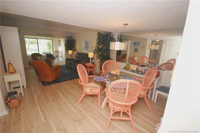 Building Photo - 5333 SE Miles Grant Rd