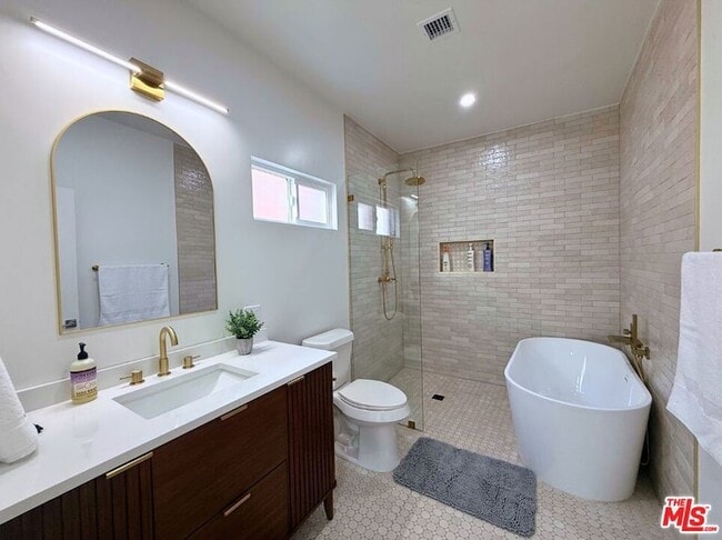 Building Photo - 4879 Hartwick St