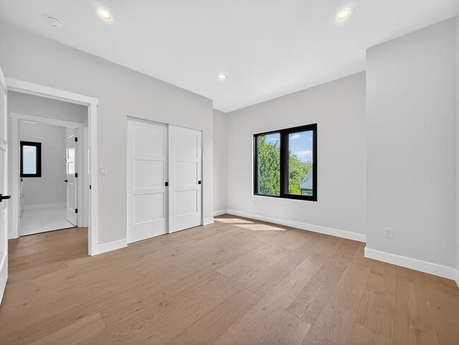 Building Photo - 8439 47th Ave S