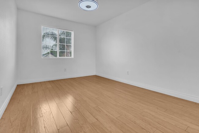 Building Photo - 1672 N Soto St