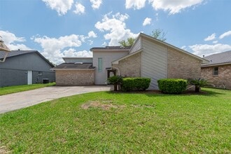 Building Photo - 1915 Mustang Springs Dr