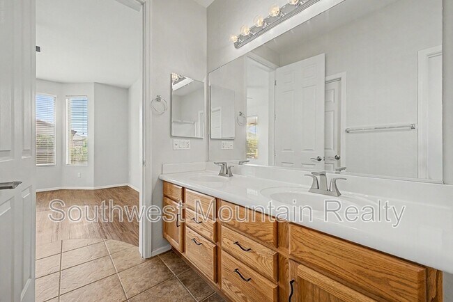 Building Photo - 4265 E Azalea Dr