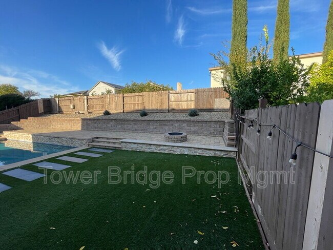 Building Photo - 5508 Copper Sunset Way