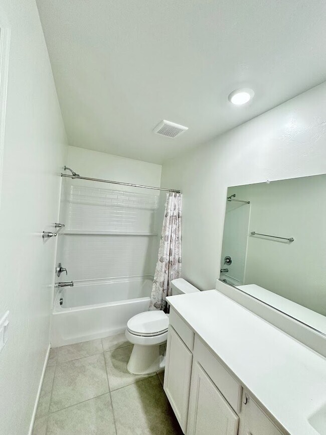Building Photo - Charming 3-Bed/2-Bath House (Rita Ranch Co...