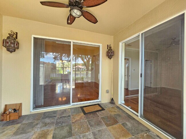Building Photo - Large Melbourne Townhome