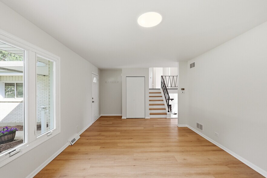 Building Photo - 849 Pear Tree Ln