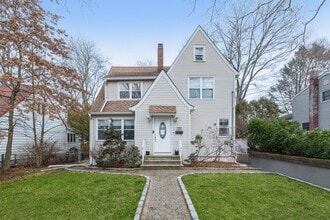 Building Photo - 39 Linwood Ave