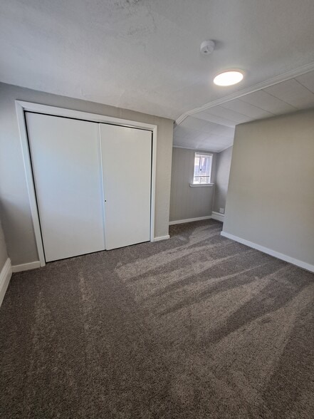 Building Photo - 205 Dengler St