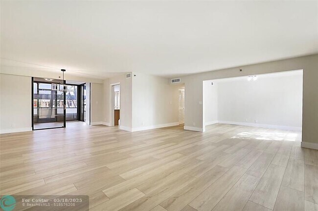 Building Photo - 7186 Promenade Dr