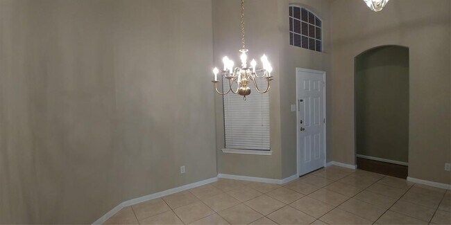 Building Photo - 14102 Lindencroft Ct