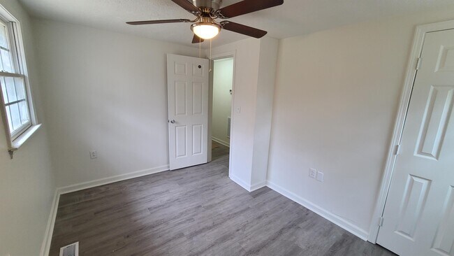 Building Photo - 172 Randall Ave