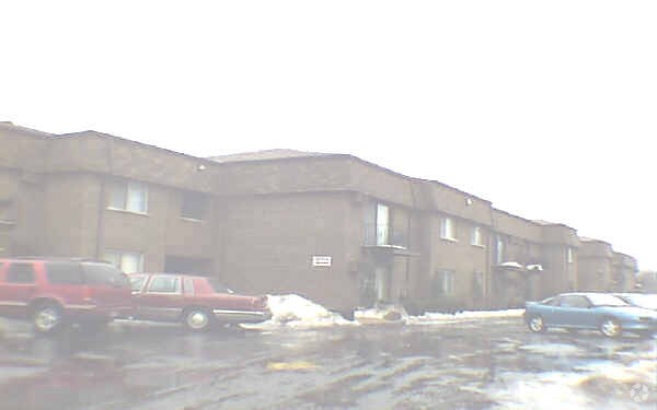 Building Photo - Mill Cove Apartments
