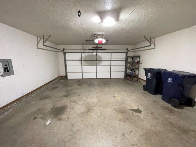 Building Photo - New Paint! 3 beds, 2 full baths, 2 car garage home for rent in S. OKC and Moore schools!