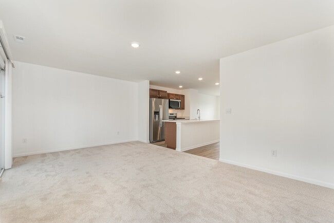 Building Photo - 2131 Sassafras Wy
