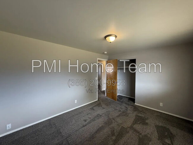 Building Photo - 273 Laker Wy