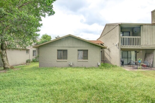 Building Photo - 208 Perth Ct
