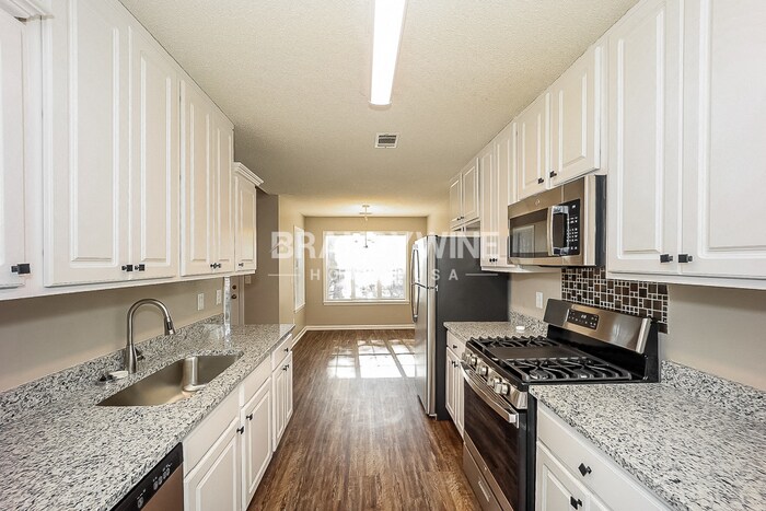 Building Photo - 165 White Oak Wy