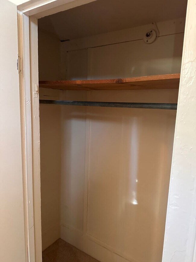 Building Photo - 310 E Granville St