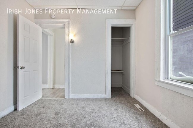 Building Photo - 476 Niagara St