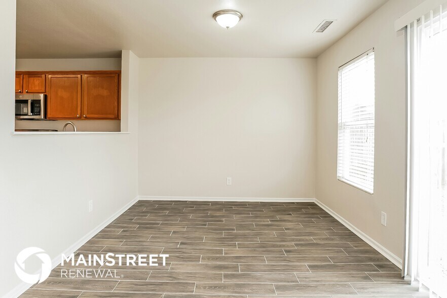 Building Photo - 748 Runningbrook Ln