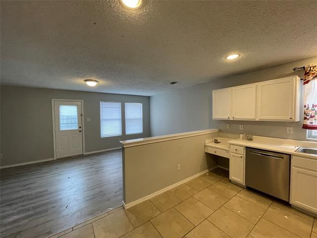 Building Photo - 4611 Wedgewood Dr