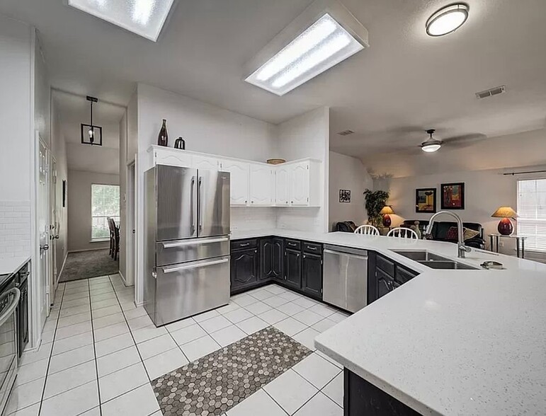 Building Photo - 5558 Mesa Verde Ct