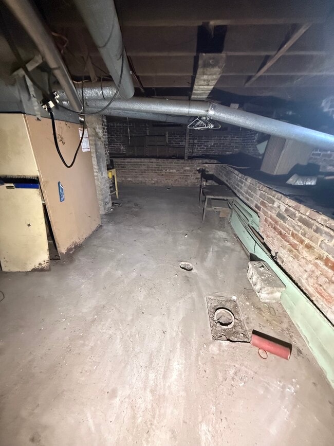 Building Photo - 512 Powell St