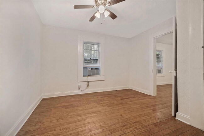 Building Photo - 6703 N Elizabeth St