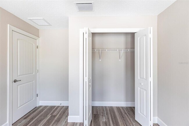 Building Photo - 2730 Parasol Ln