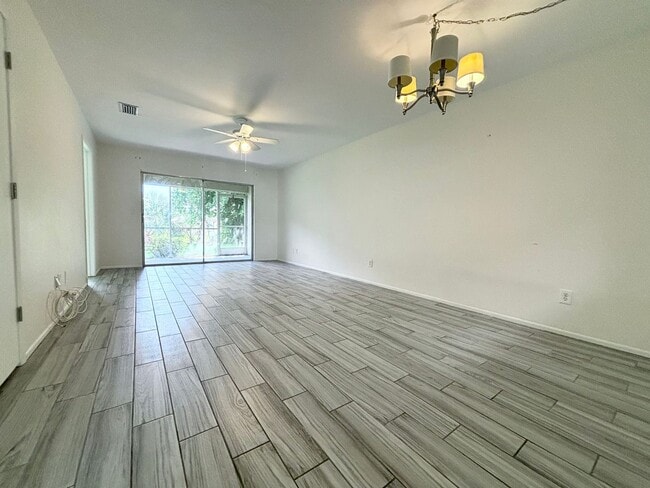 Building Photo - Recently Renovated Rental in Desirable Cap...