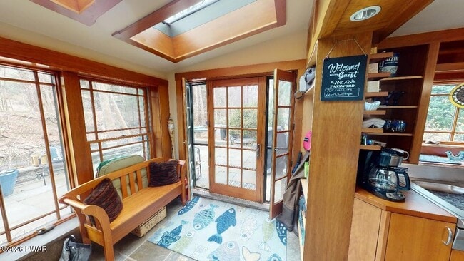 Building Photo - 144 Sawkill Ave