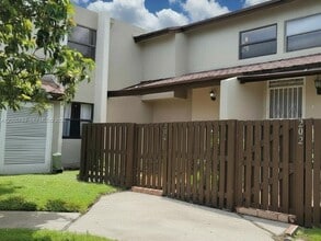 Building Photo - 9970 NW 9th St Cir