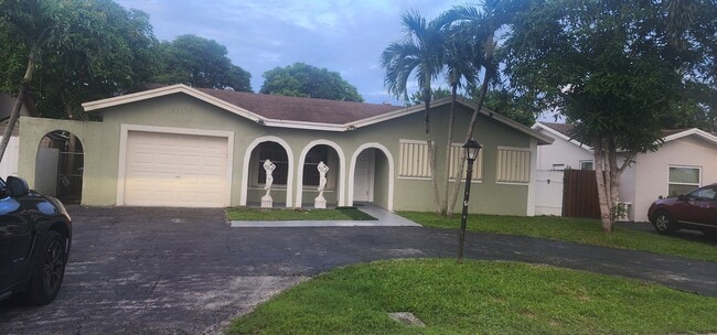 Primary Photo - 22674 Family Cir