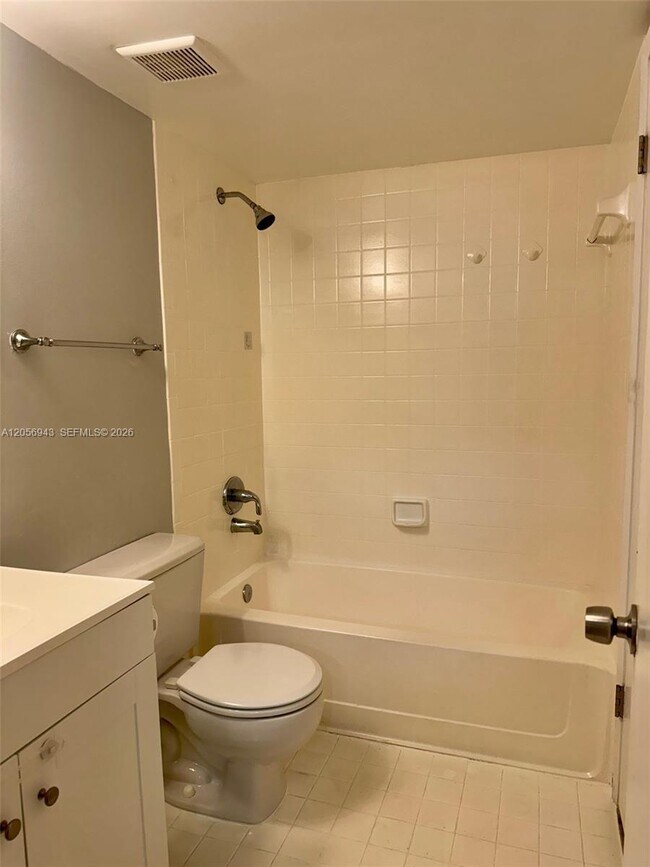 Building Photo - 9945 Nob Hill Ct