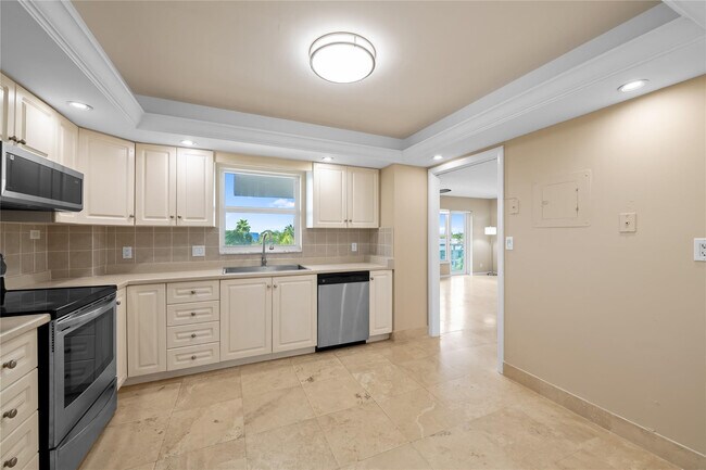 Building Photo - 3900 Galt Ocean Dr
