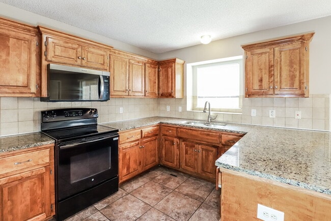 Building Photo - 712 Hibiscus Cir