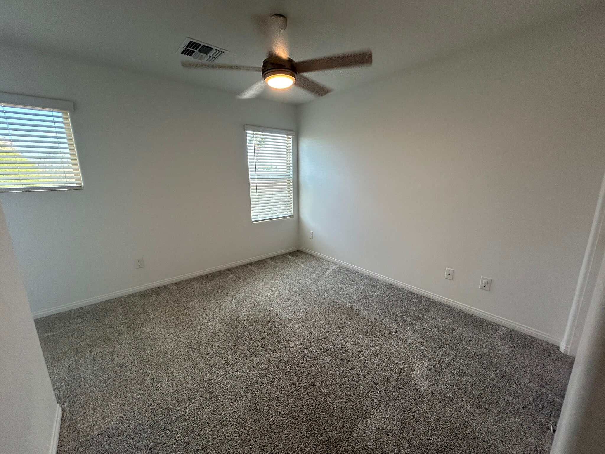 Building Photo - 9208 W Coolidge St