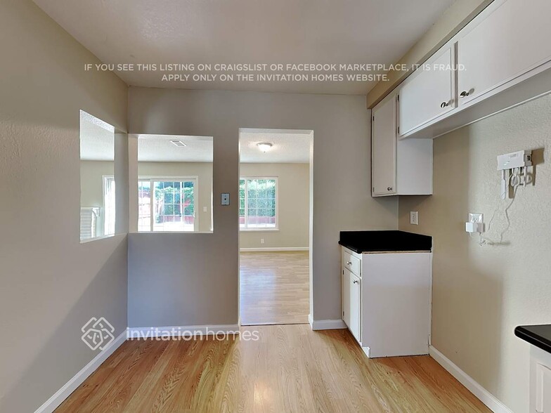 Building Photo - 2165 Cedarbrook Dr