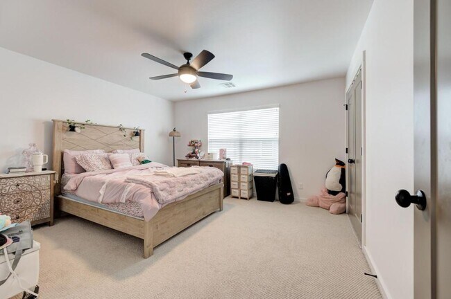 Building Photo - 4001 Stone Hl Ln