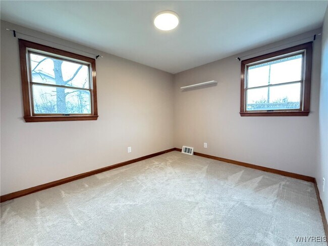 Building Photo - 6 Towerwood Rd