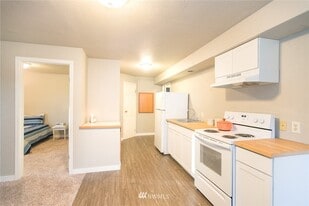 Building Photo - 700 SW 368th St