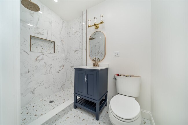 Building Photo - 9-11 Knollin St