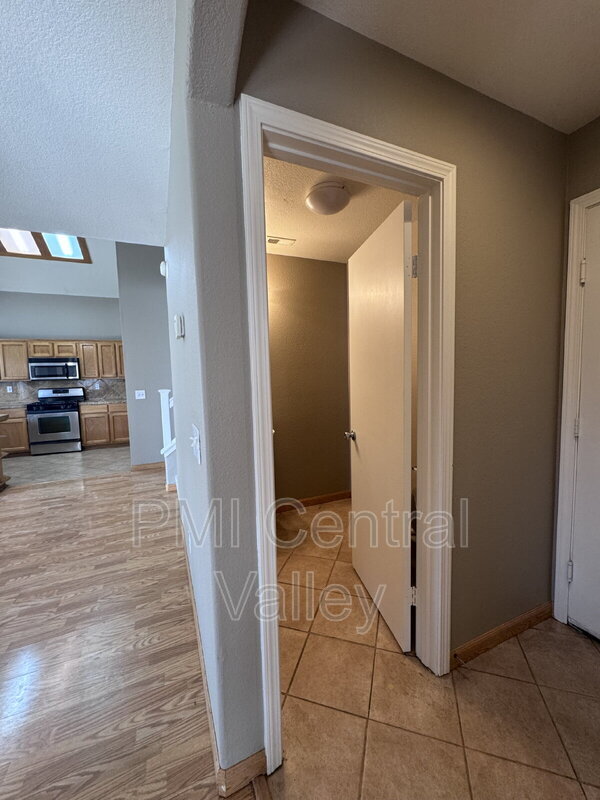 Building Photo - 10335 Point Reyes Cir