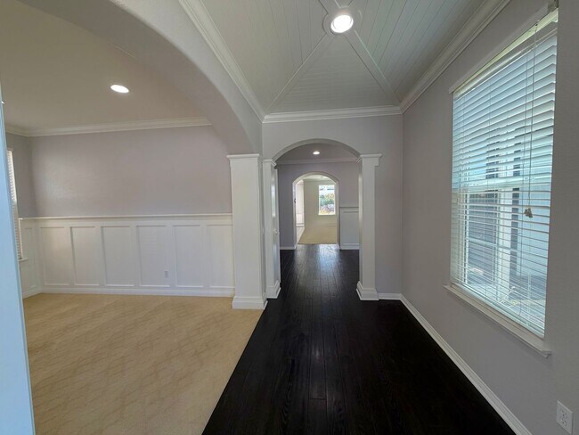 Building Photo - Executive 5 Bedroom Home for rent in Wildomar