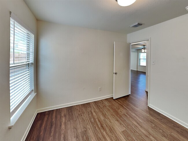 Building Photo - 9510 Juniper Pl Ct