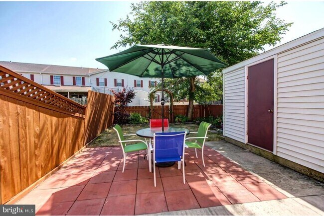 Building Photo - 22 Mimosa Ct