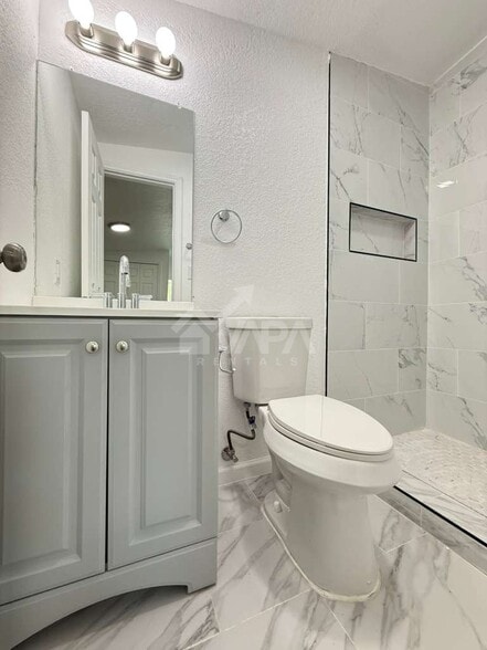 Building Photo - 515 Blakeley Dr