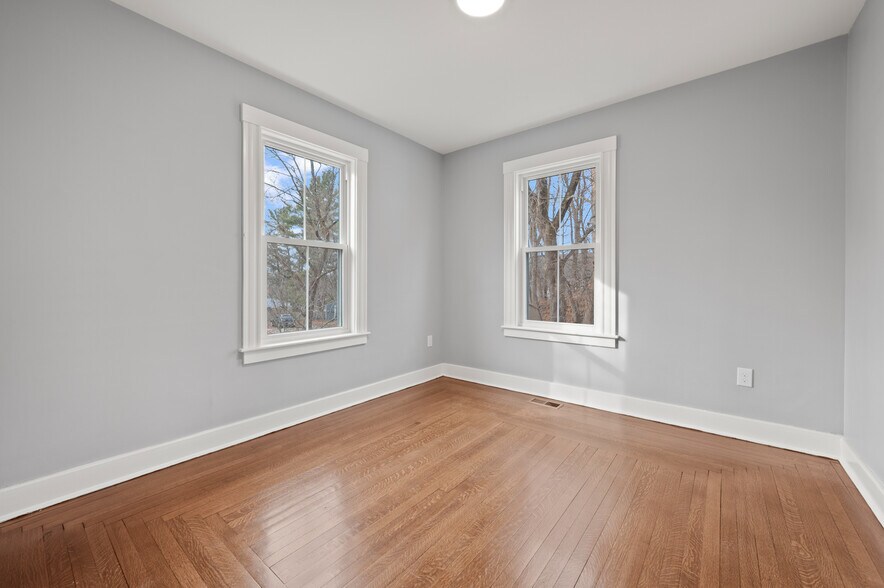 Bedroom - 16 West Rd