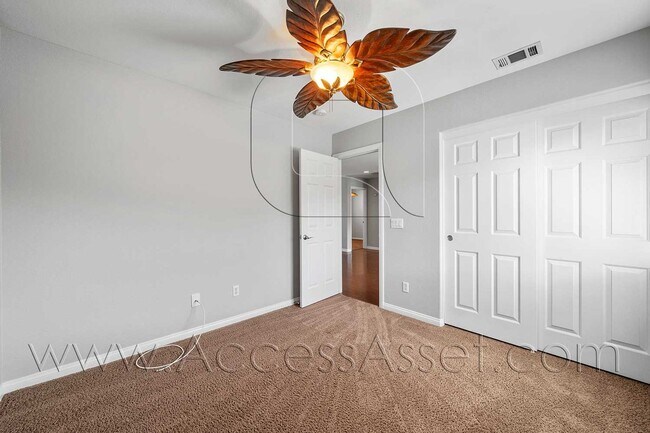 Building Photo - Spacious 4 Bed + Loft Home with 3-Car Garage in Lake Elsinore